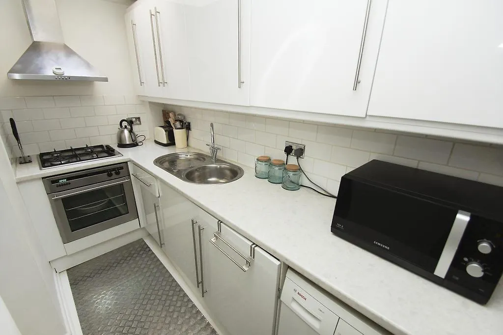 Marine Gardens - Central - By Brighton Holiday Lets 0*,