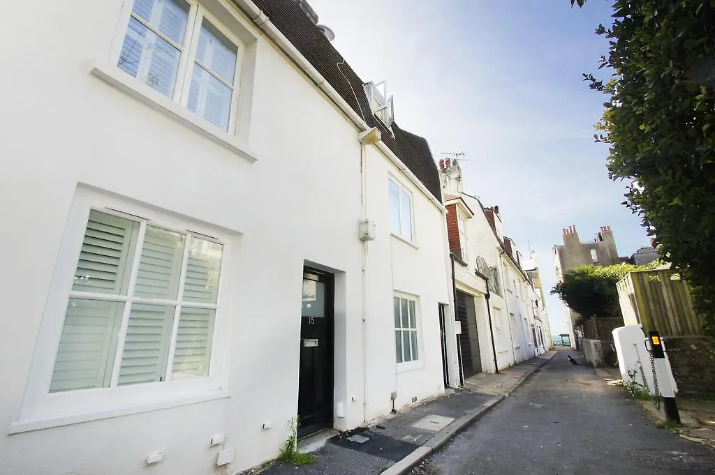 Marine Gardens - Central - By Brighton Holiday Lets